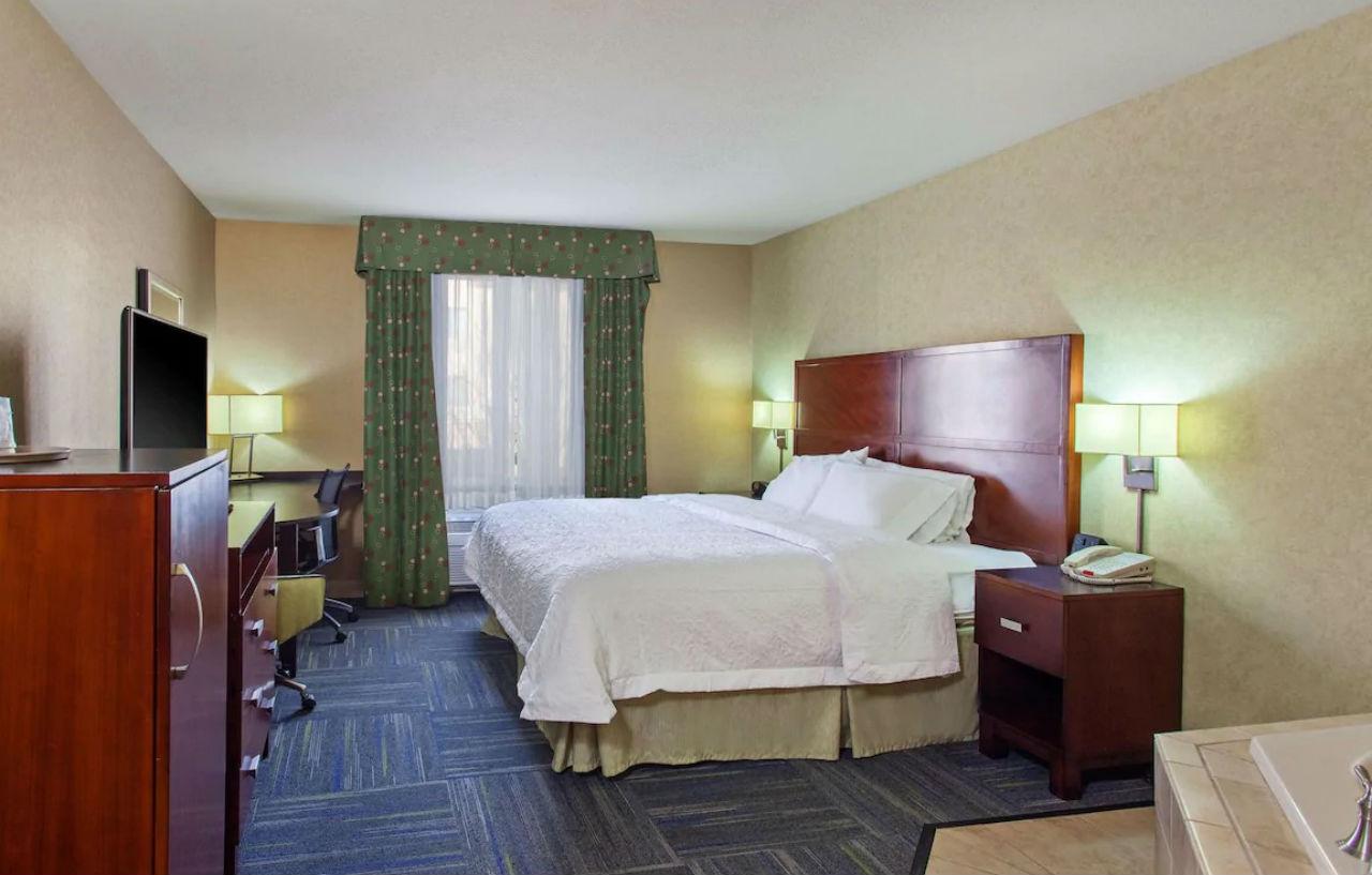 Hampton Inn And Suites Мерсед Экстерьер фото
