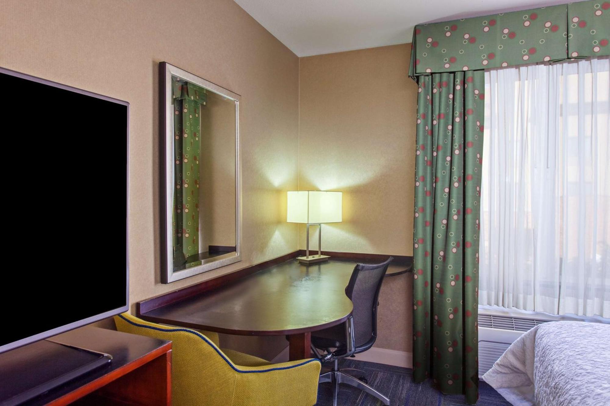 Hampton Inn And Suites Мерсед Экстерьер фото
