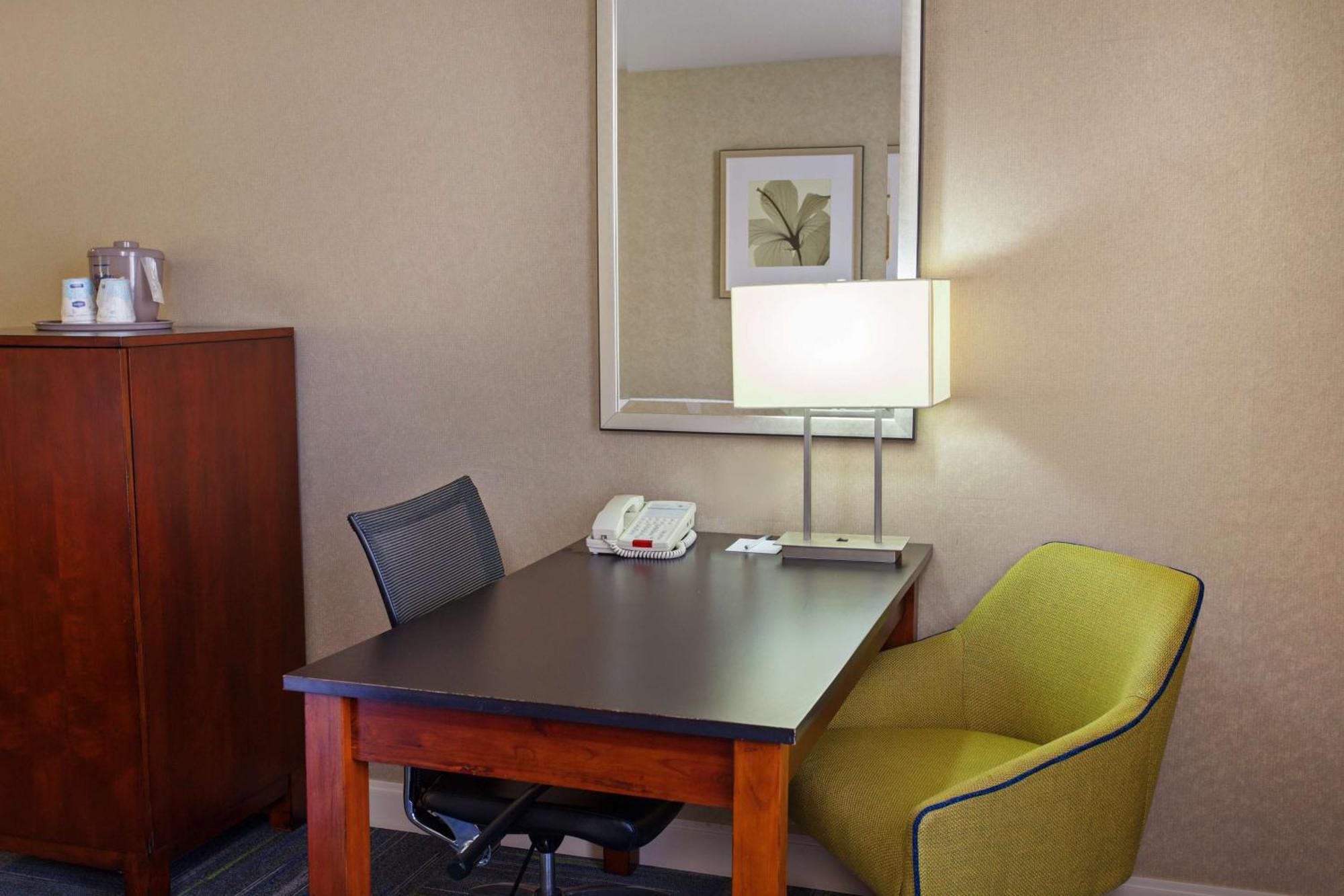 Hampton Inn And Suites Мерсед Экстерьер фото