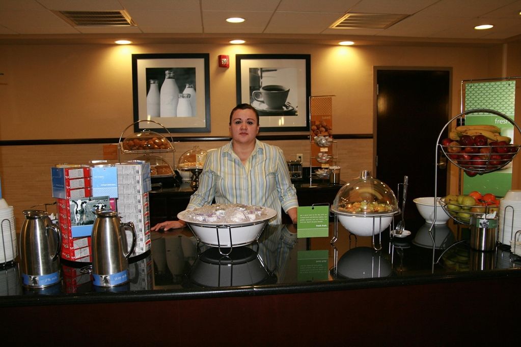 Hampton Inn And Suites Мерсед Ресторан фото